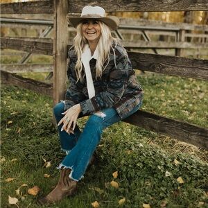 Meet your Posher, Chantelle